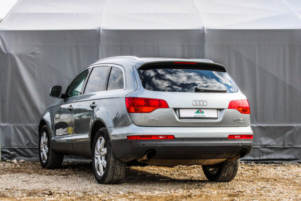 Audi Q7 - Image 6