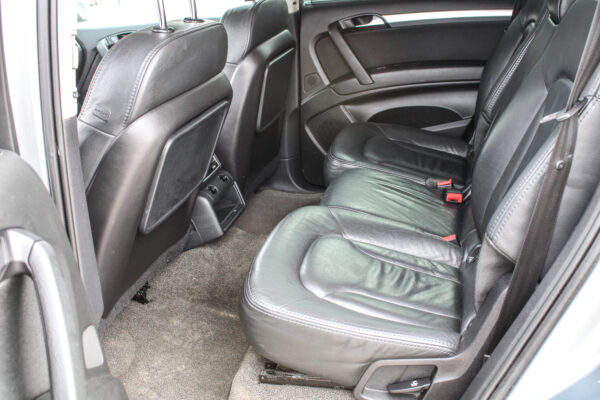 Audi Q7 - Image 13