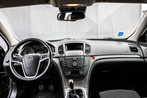 Opel Insignia - Image 11