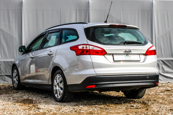 Ford Focus - Image 6
