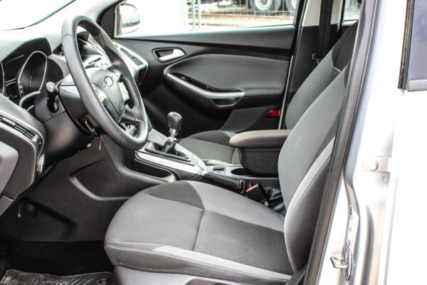 Ford Focus - Image 9