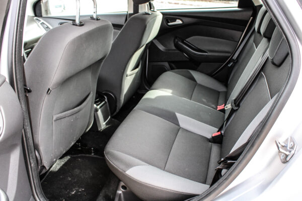 Ford Focus - Image 13