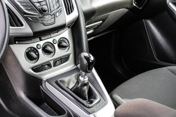 Ford Focus - Image 10