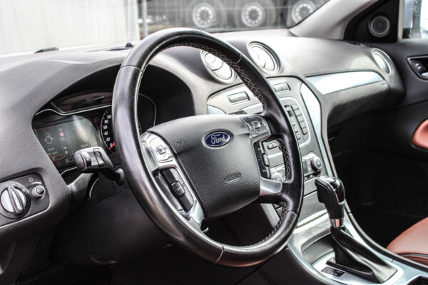 Ford Mondeo - Image 7