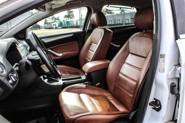 Ford Mondeo - Image 8