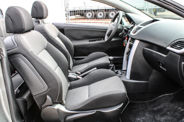 Peugeot 207 - Image 9