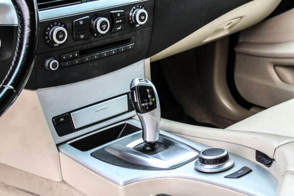 BMW 520 - Image 11