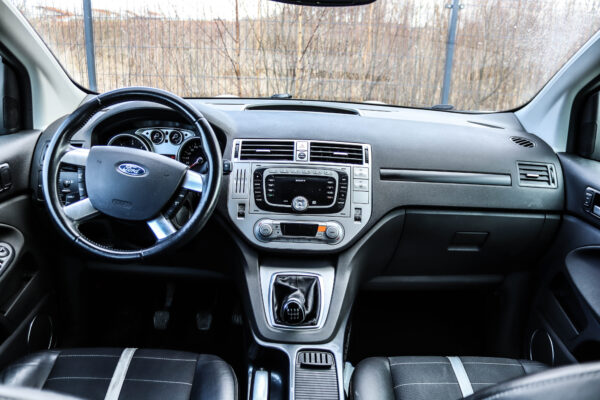 Ford Kuga - Image 8