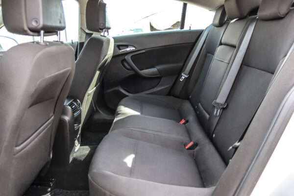 Opel Insignia - Image 12