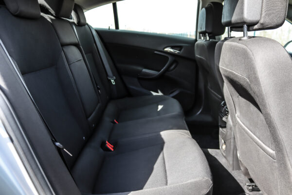 Opel Insignia - Image 11