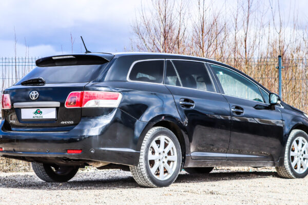 Toyota Avensis - Image 5