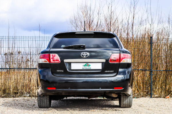 Toyota Avensis - Image 4
