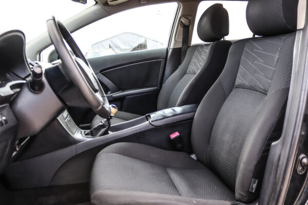 Toyota Avensis - Image 6