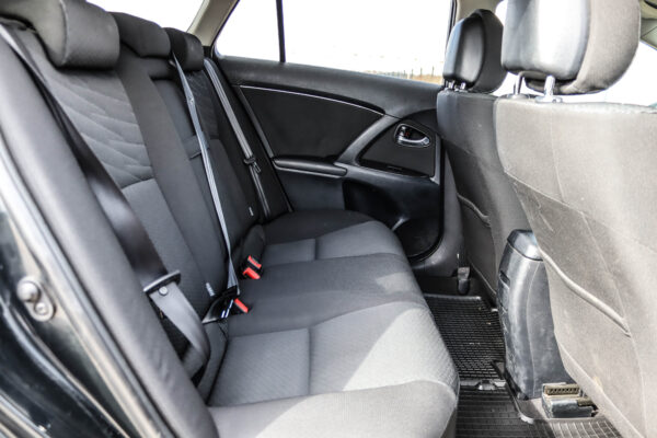 Toyota Avensis - Image 11