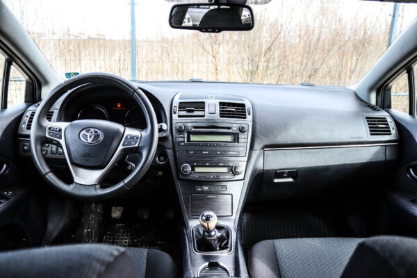 Toyota Avensis - Image 8