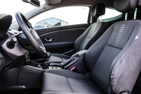 Renault  Megane - Image 9