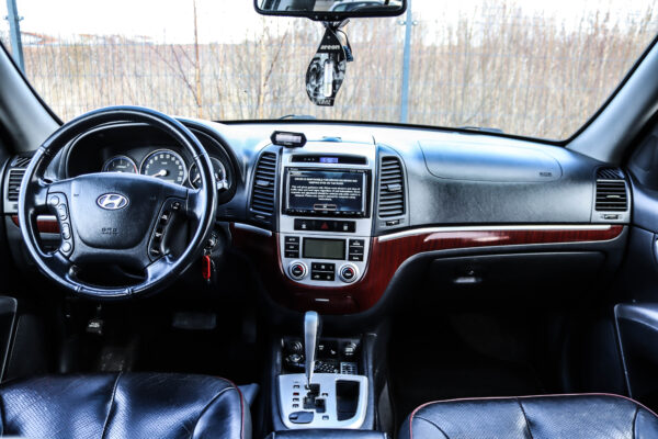 Hyundai Santa Fe - Image 10