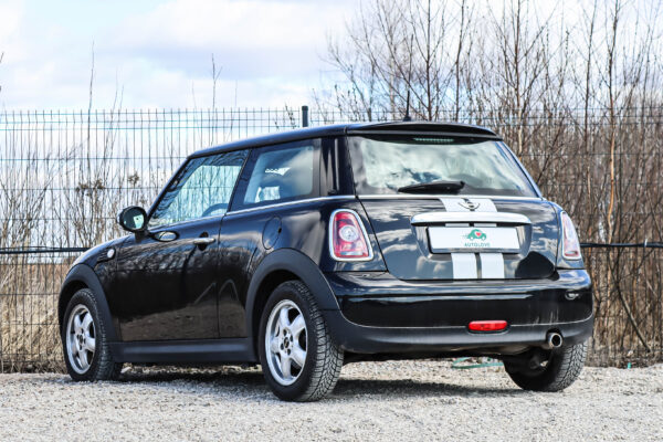MINI One - Image 5