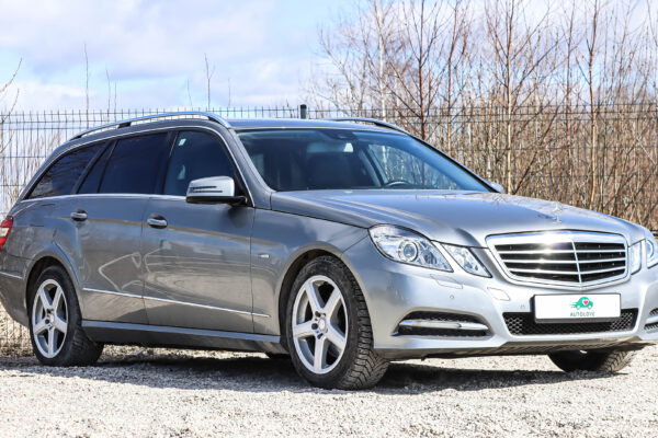 MB E200 - Image 2