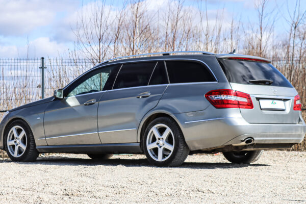 MB E200 - Image 5