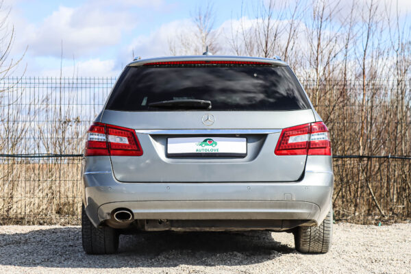 MB E200 - Image 4