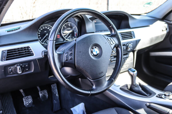 BMW 318 - Image 7