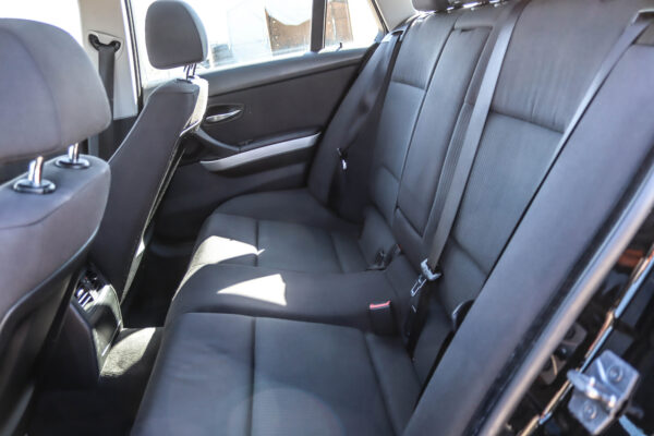 BMW 318 - Image 12