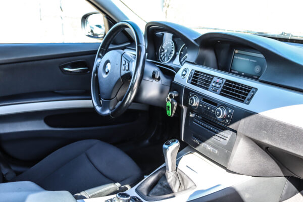 BMW 318 - Image 10
