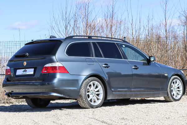 BMW 520 - Image 5