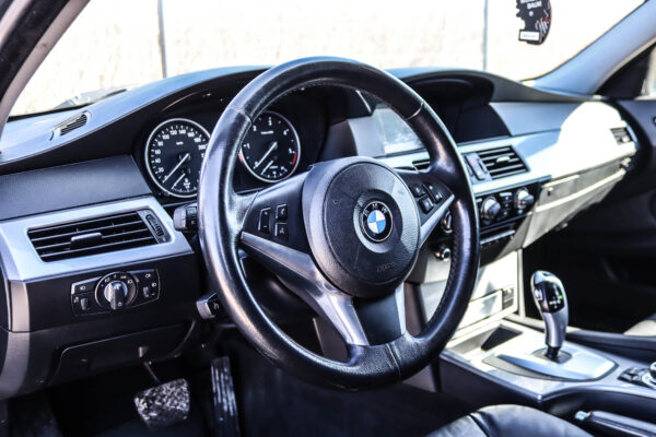 BMW 520 - Image 6