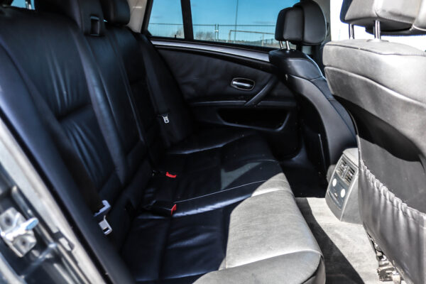 BMW 520 - Image 12