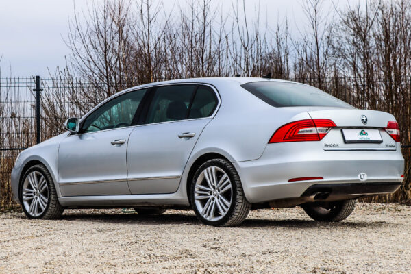 Skoda Superb - Image 5