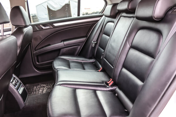 Skoda Superb - Image 12
