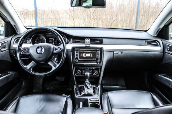 Skoda Superb - Image 8