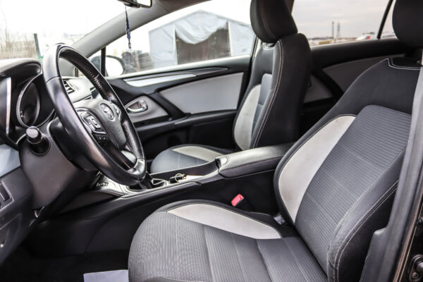 Toyota Avensis - Image 6