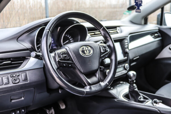 Toyota Avensis - Image 7