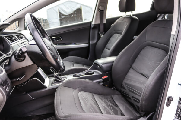 Kia Ceed - Image 7