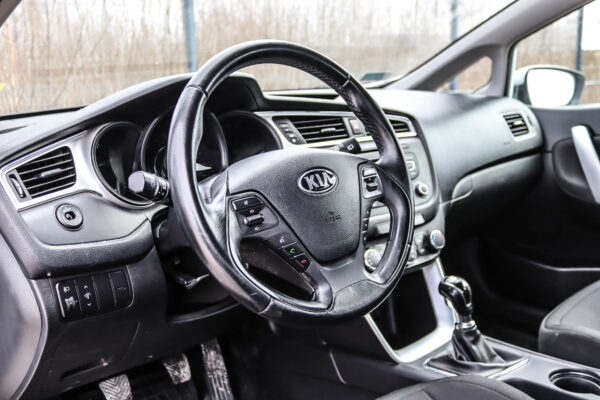 Kia Ceed - Image 6