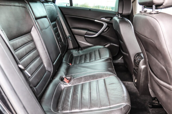 Opel Insignia - Image 9