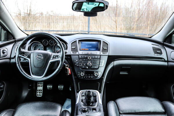 Opel Insignia - Image 10