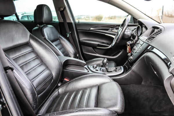 Opel Insignia - Image 11