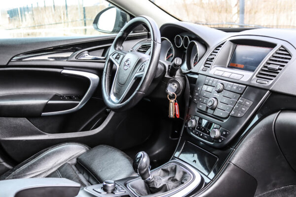 Opel Insignia - Image 12