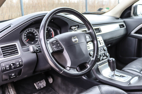 Volvo V70 - Image 7