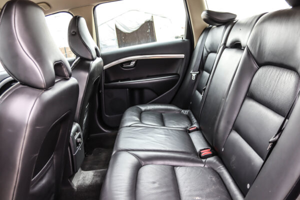 Volvo V70 - Image 8
