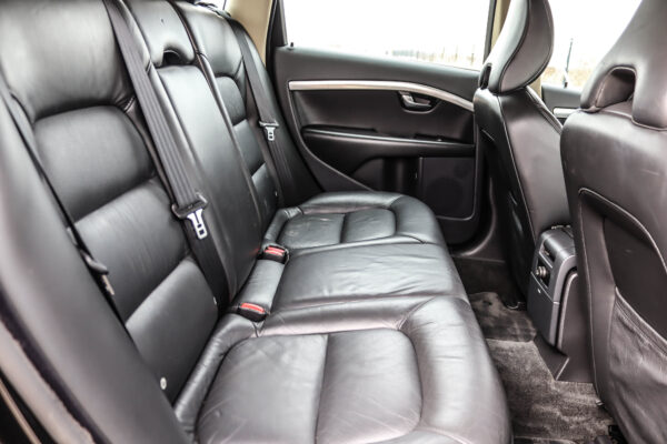 Volvo V70 - Image 9