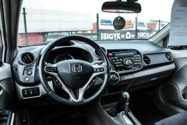 Honda Insight - Image 8