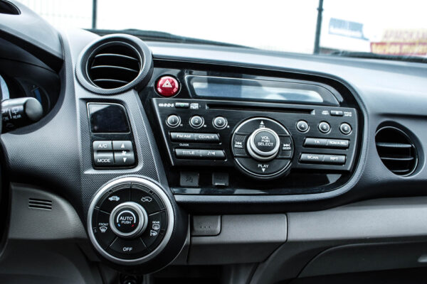 Honda Insight - Image 11