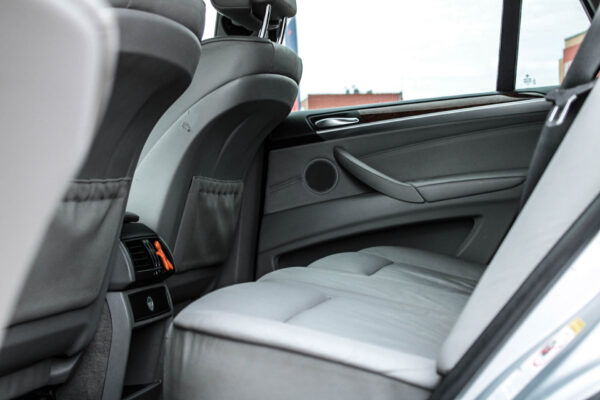 BMW X5 - Image 10