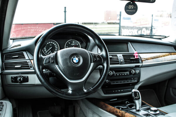 BMW X5 - Image 7