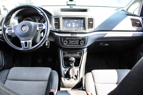 VW Sharan - Image 7